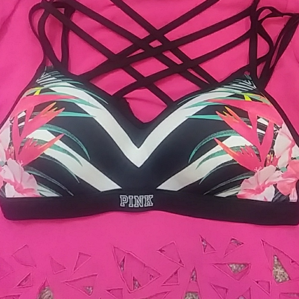 PINK Victoria's Secret ultimate sports bra